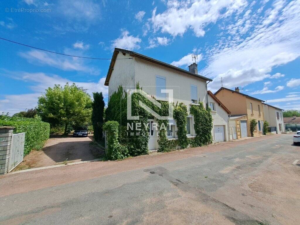 Maison à SAINT-FORGEOT