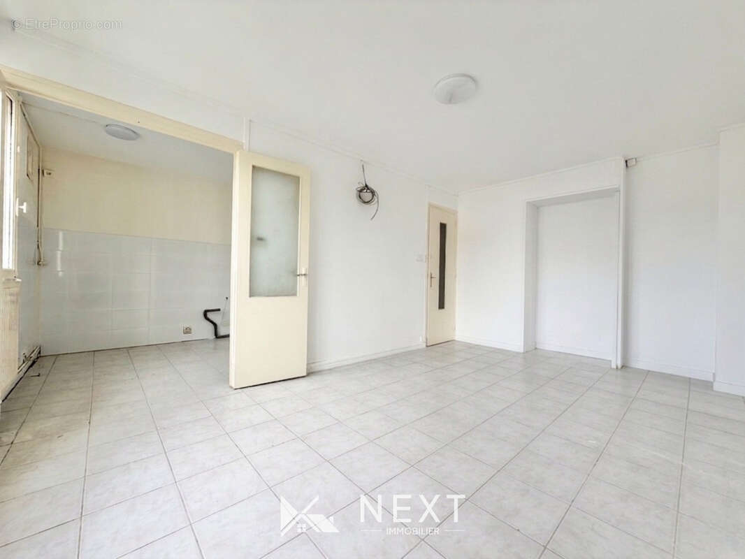 Appartement à SAINT-MARTIN-D'HERES