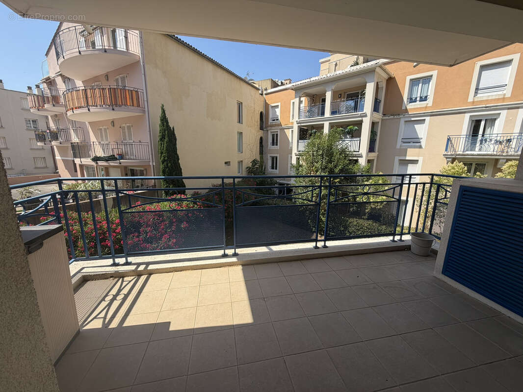 Appartement 3 pièces de standing avec terrasse et grand garage en Centre-ville - photo 2