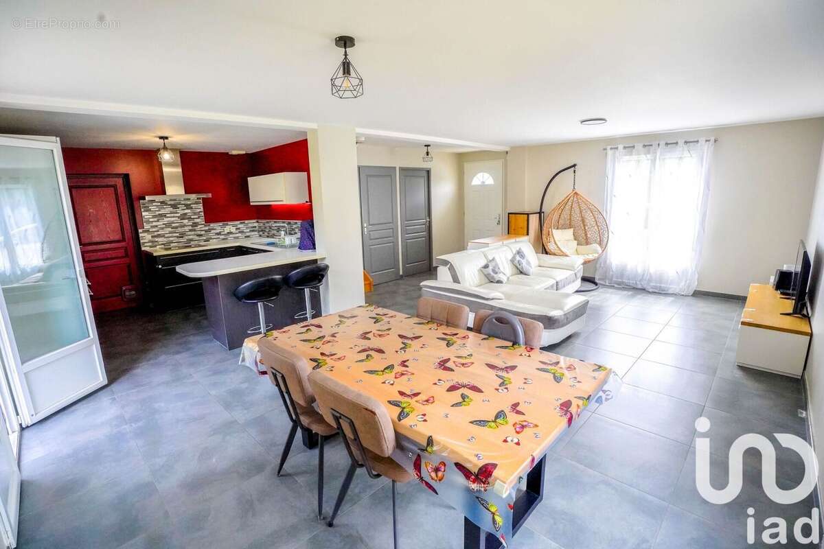 Photo 2 - Maison à AMBERIEU-EN-BUGEY