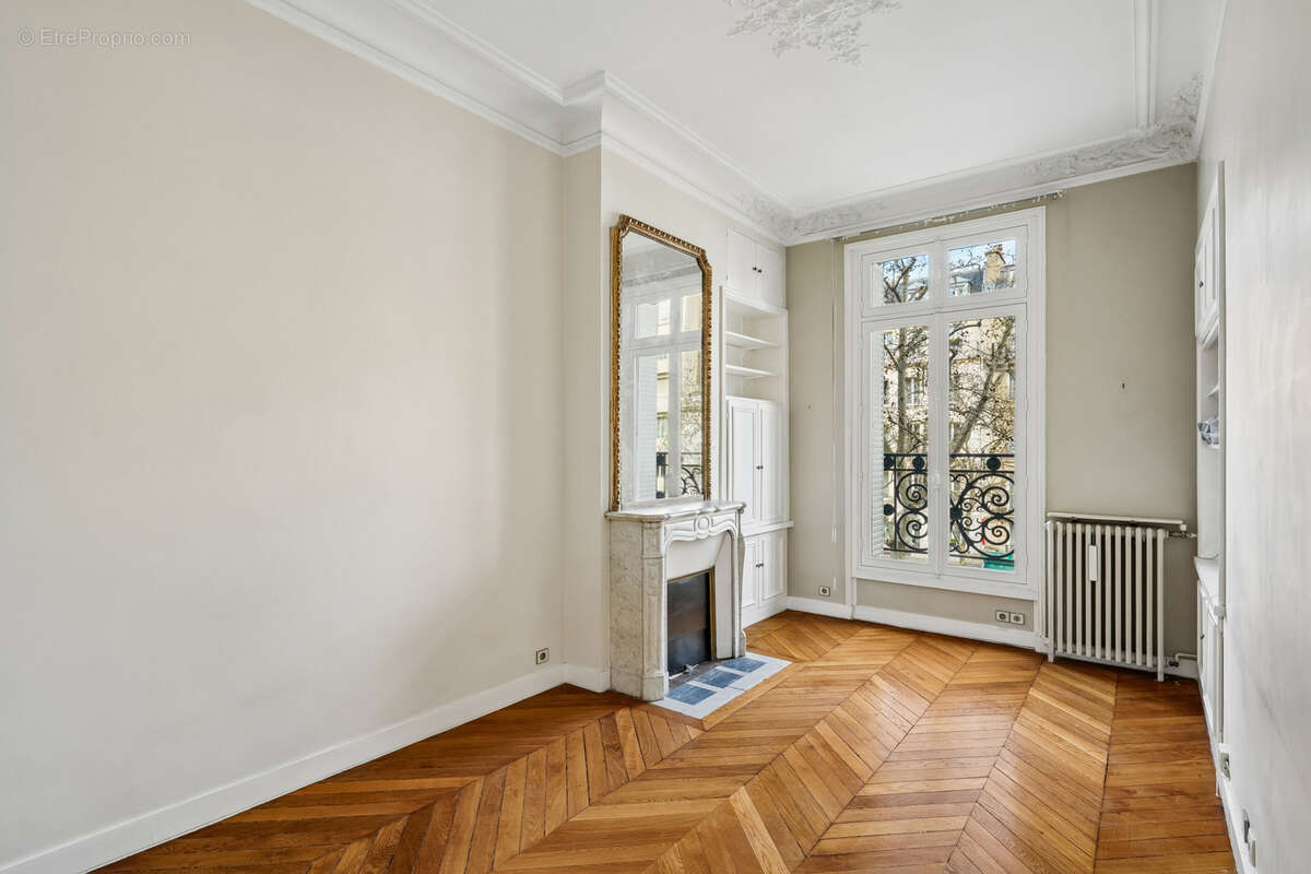Appartement à PARIS-7E