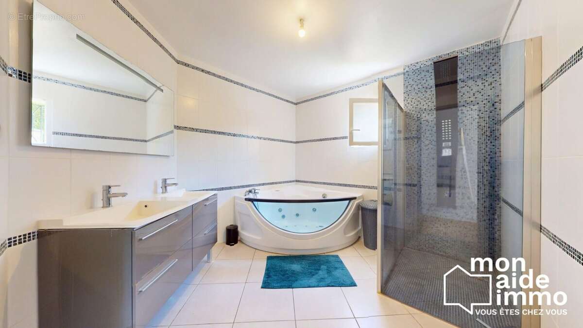 Maison à SAINT-QUENTIN-DE-BARON