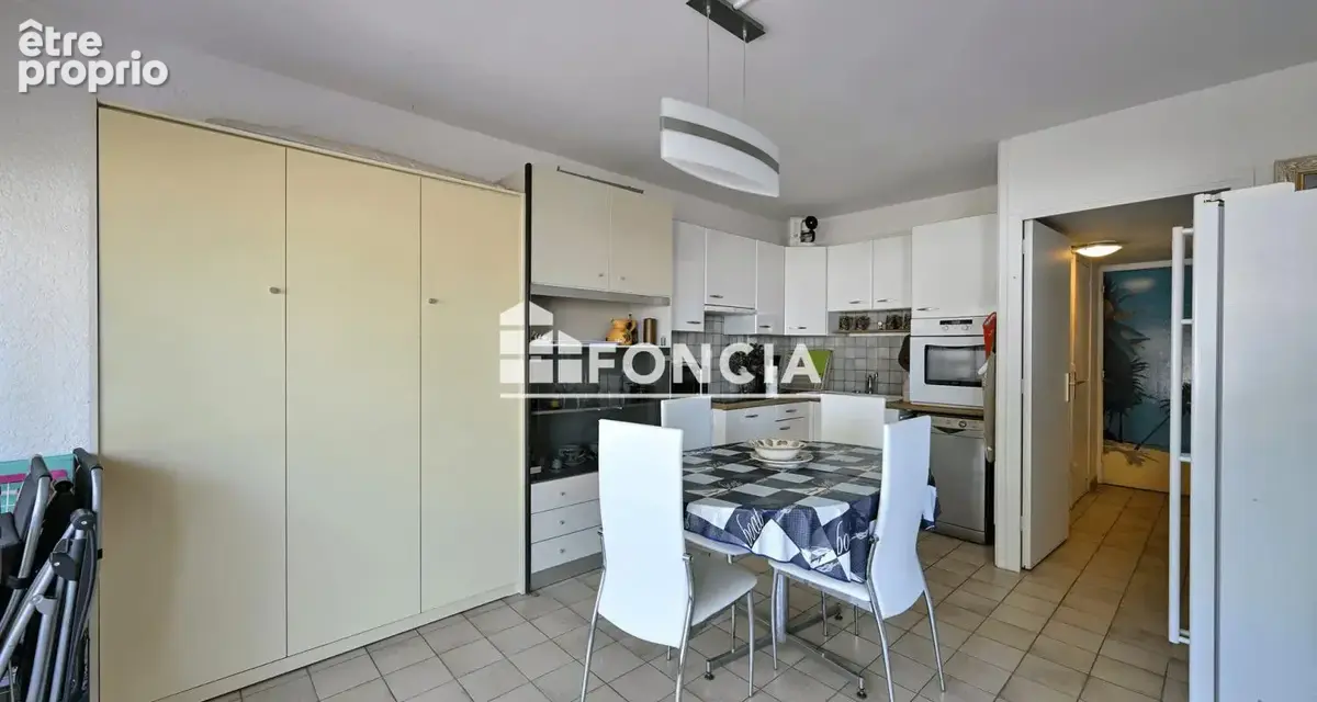PORT CAMARGUE Plage nord double appartement superficie 80 m²  terrasses vue port grad garage parking - photo 7