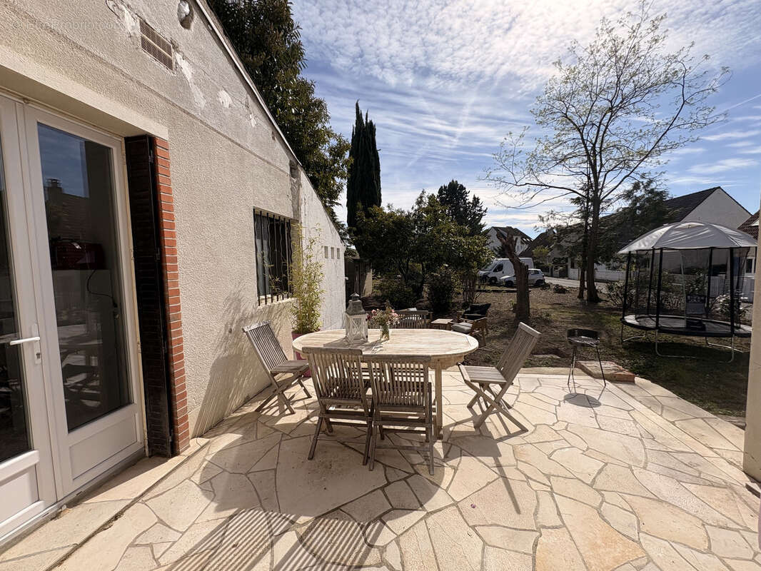 Maison à SAINT-JEAN-DE-LA-RUELLE