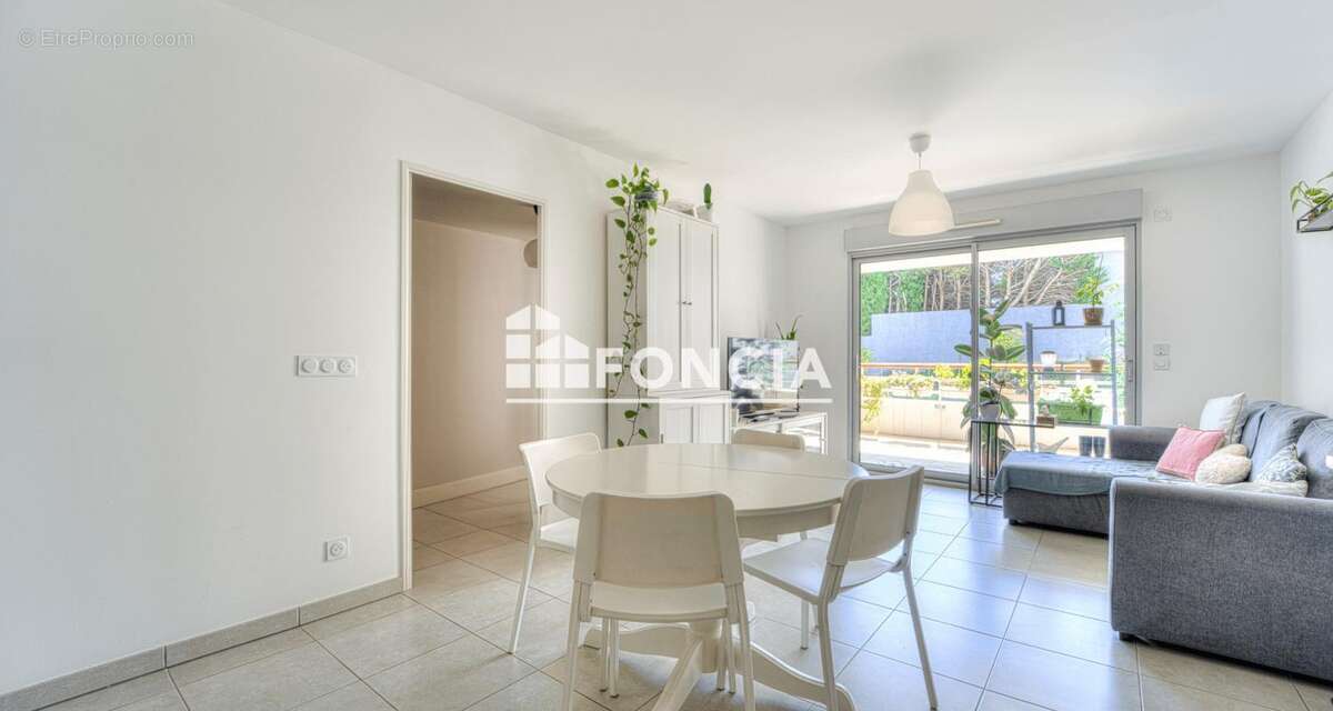 Appartement à VILLENEUVE-LOUBET