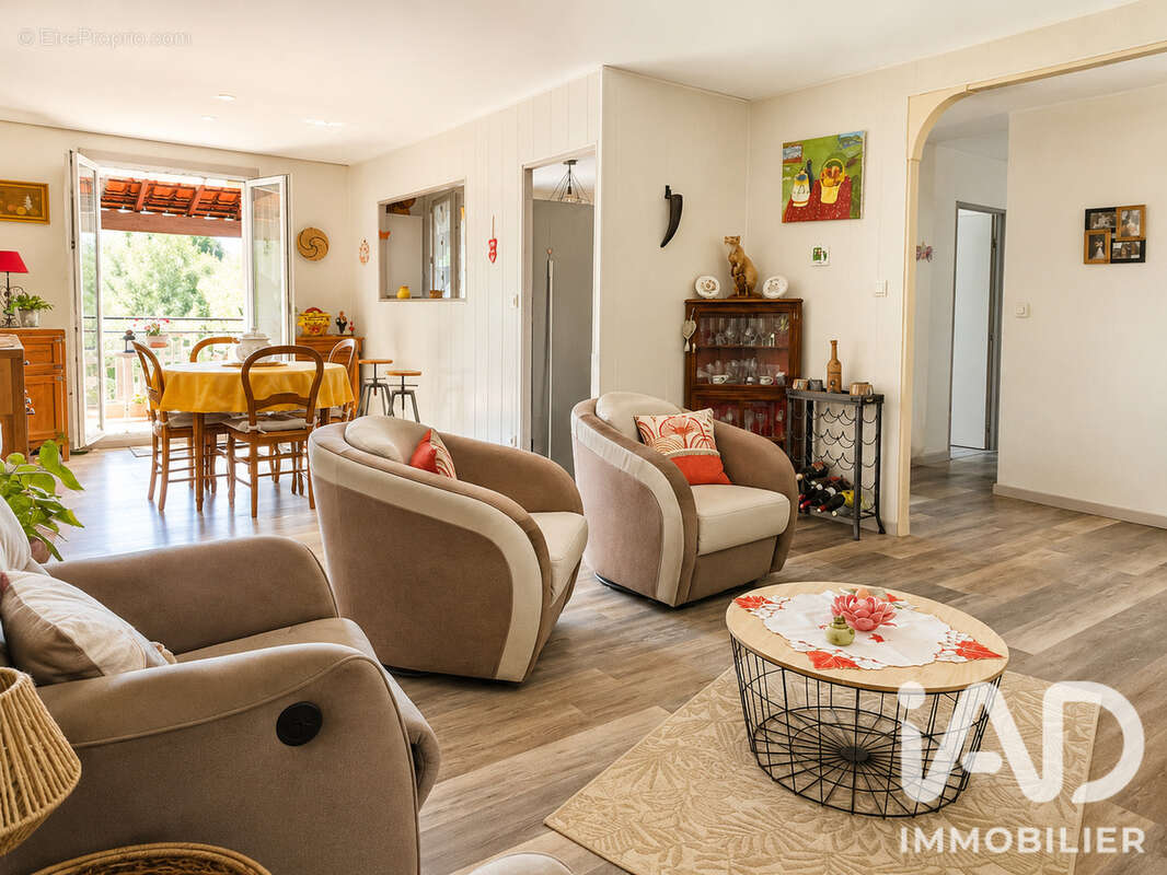 Maison 190 m² à Saint-Maximin-La-Sainte-Baume  - photo 4