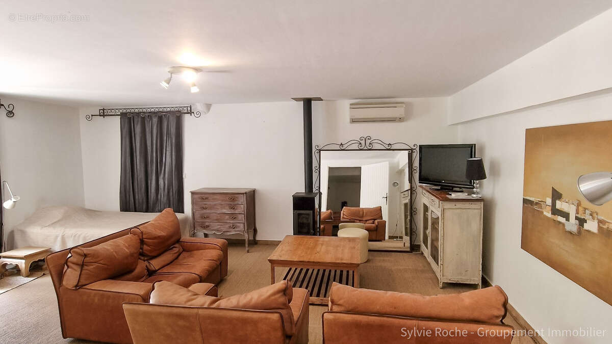 Maison à CADEROUSSE