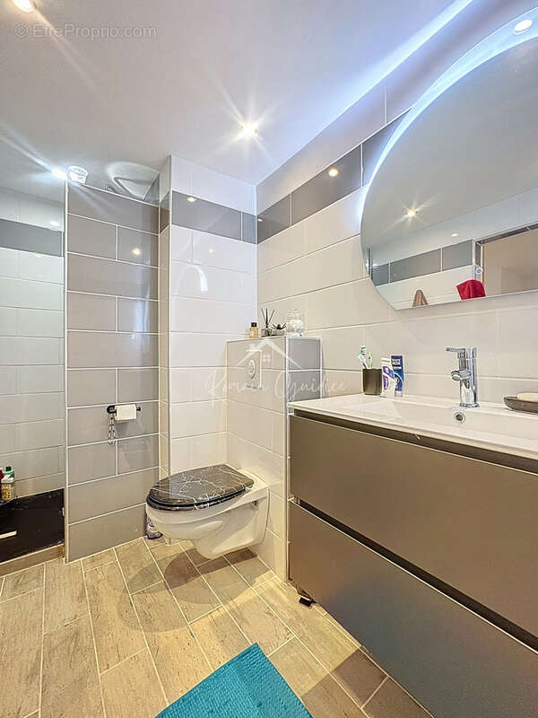 Maison à SAINT-GEORGES-DE-LUZENCON