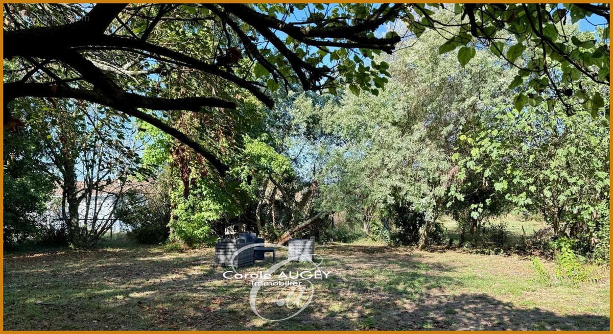 Maison à AMBARES-ET-LAGRAVE