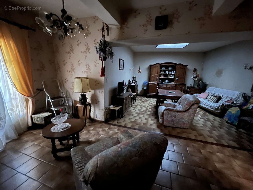 Maison à NISSAN-LEZ-ENSERUNE