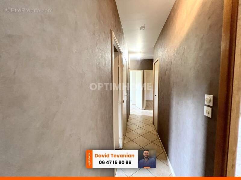 Maison à LA CHAPELLE-MONTMARTIN