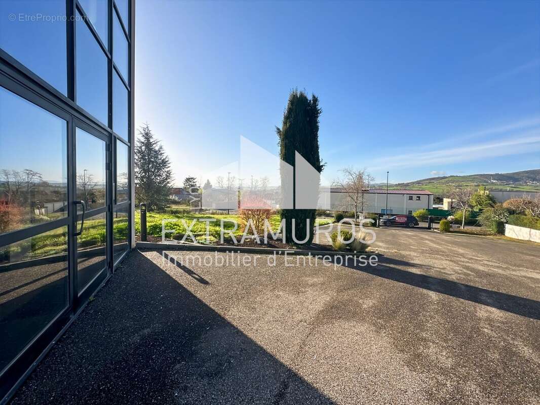 Commerce à VAUGNERAY