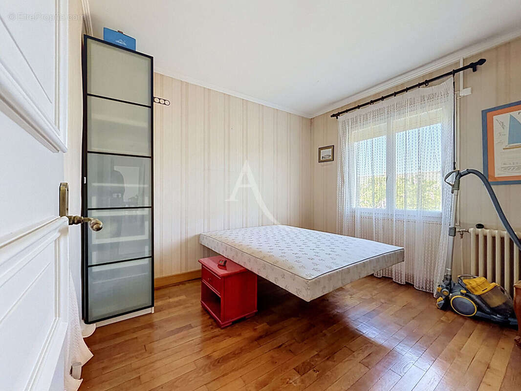 Maison 4 chambres avec jardin et garage - ANGERS BANCHAIS - photo 8