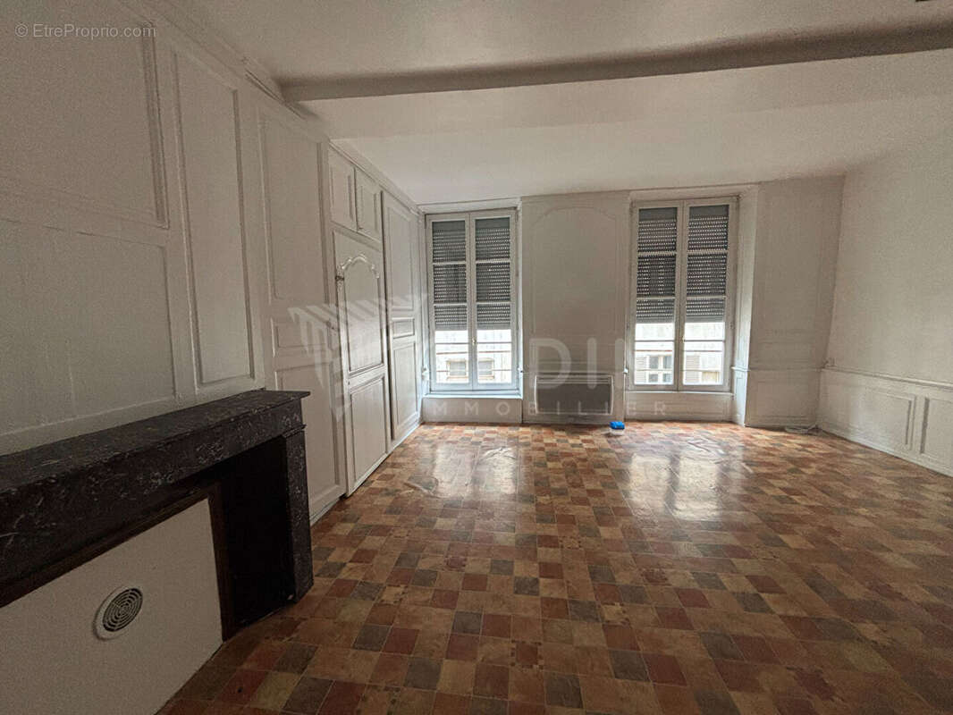 Appartement à TONNERRE