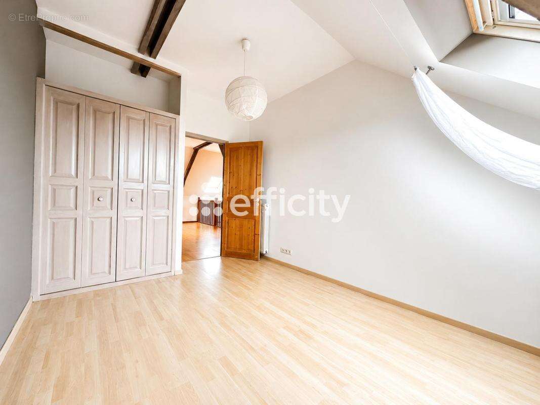 Maison 225 m² à Marcille-Robert  - photo 12
