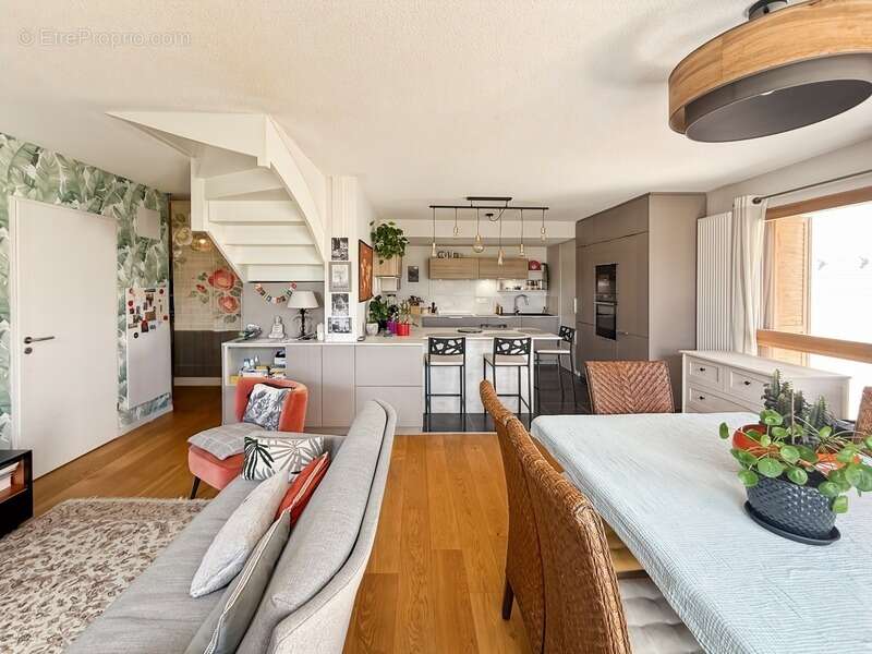 Superbe Duplex T4 - Double Terrasse - Parking - Entre Nansouty et Barrière de Bègles - photo 2