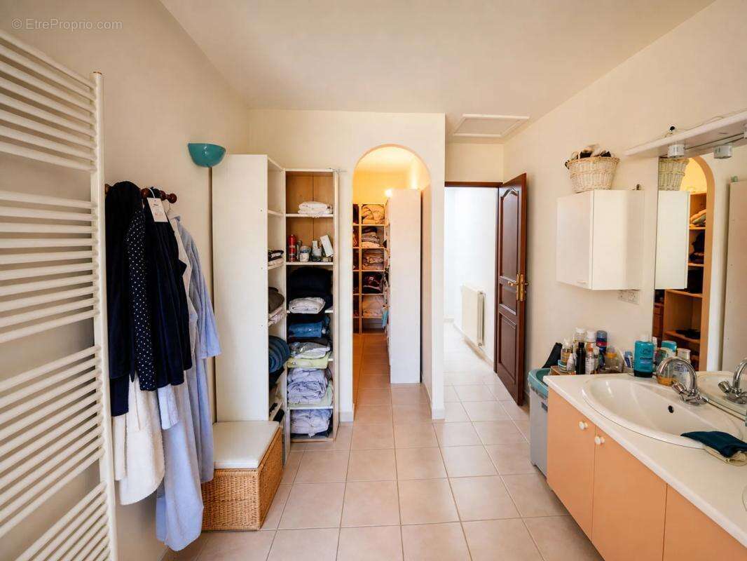 Maison de 4 pièces de 130 m² à Sainte-Eulalie - photo 13
