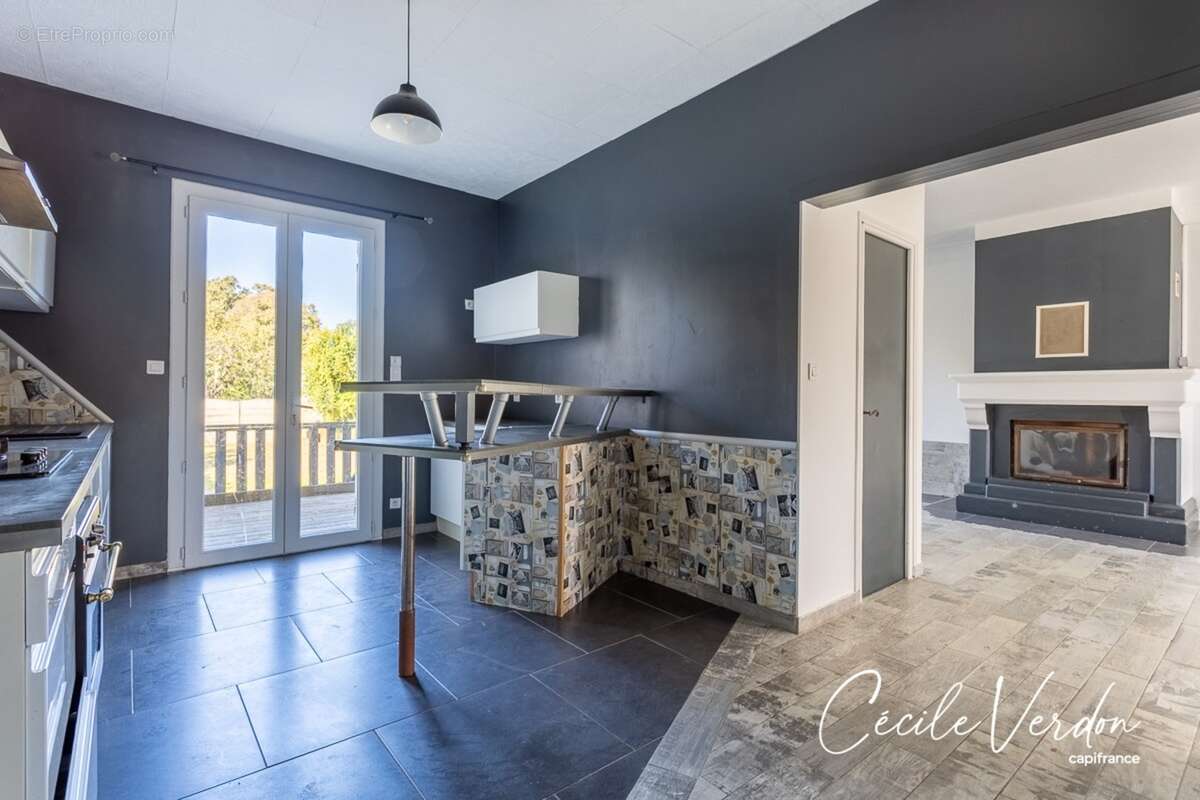 Maison à vendre 5 pièces, garage moto, Bergerac 4 chambres sur 257 m2 de terrain - photo 12