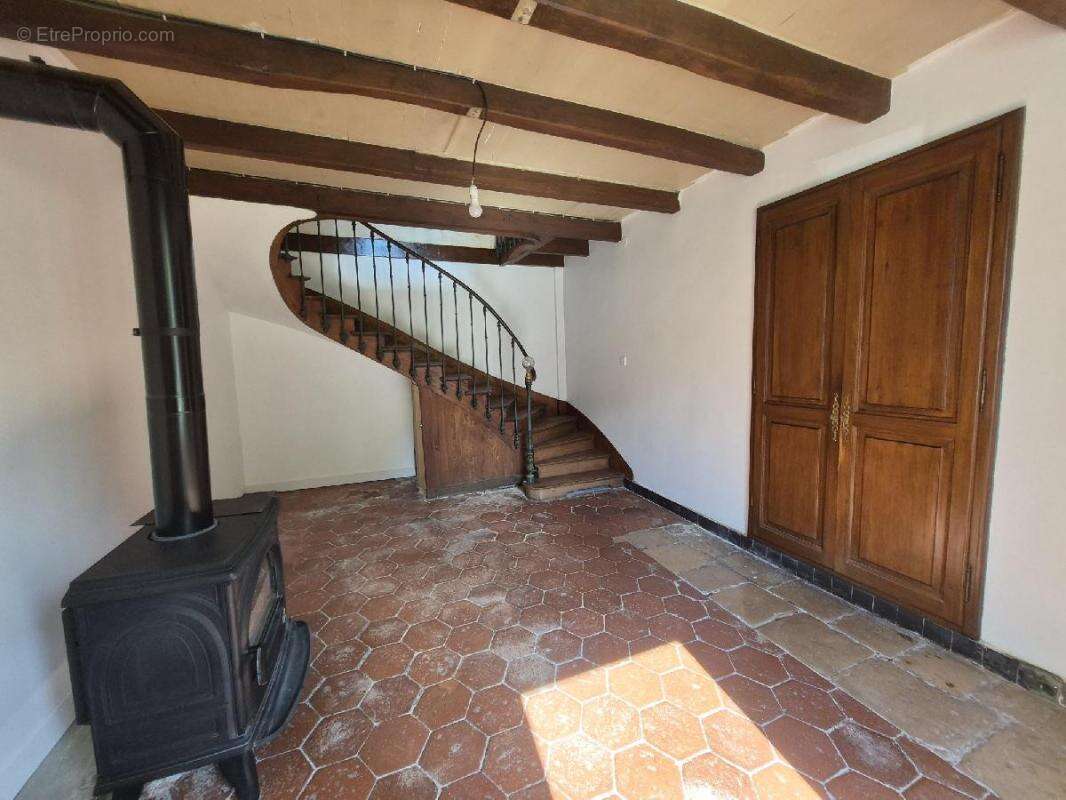 Maison à VILLENEUVE-LA-COMTESSE