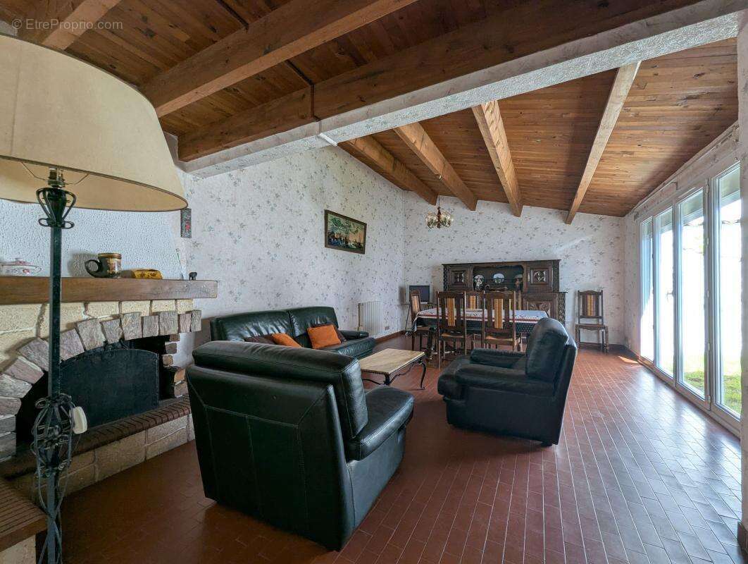 Maison à LES MATHES