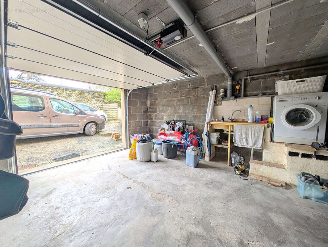 Maison à SAULGE-L'HOPITAL