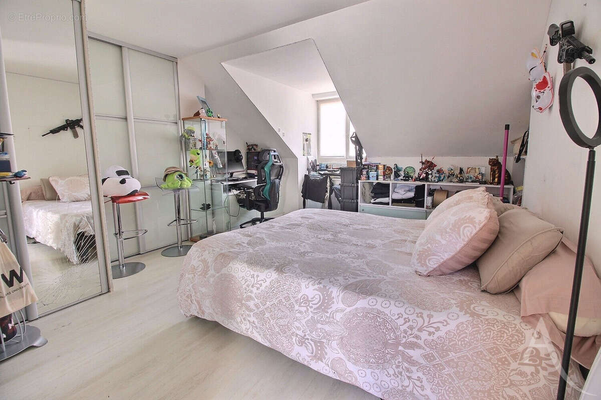 THIAIS  Une maison d'exception pour une vie de famille privilégiée - photo 6