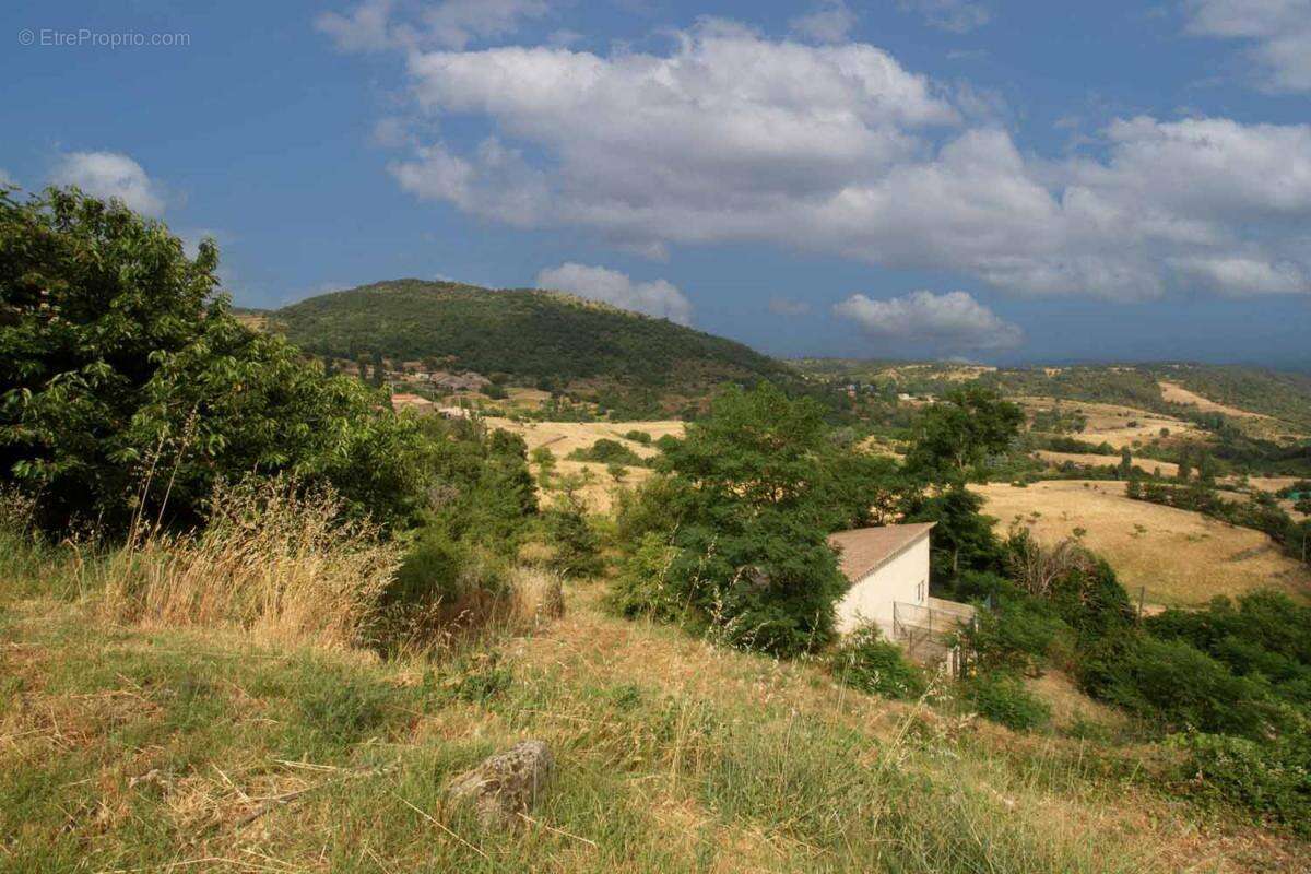 Maison à SAINT-CIERGE-LA-SERRE