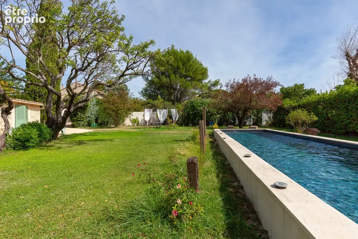Exclusivité : Maison de charme avec piscine, proche de Châteauneuf-du-Pape - photo 2