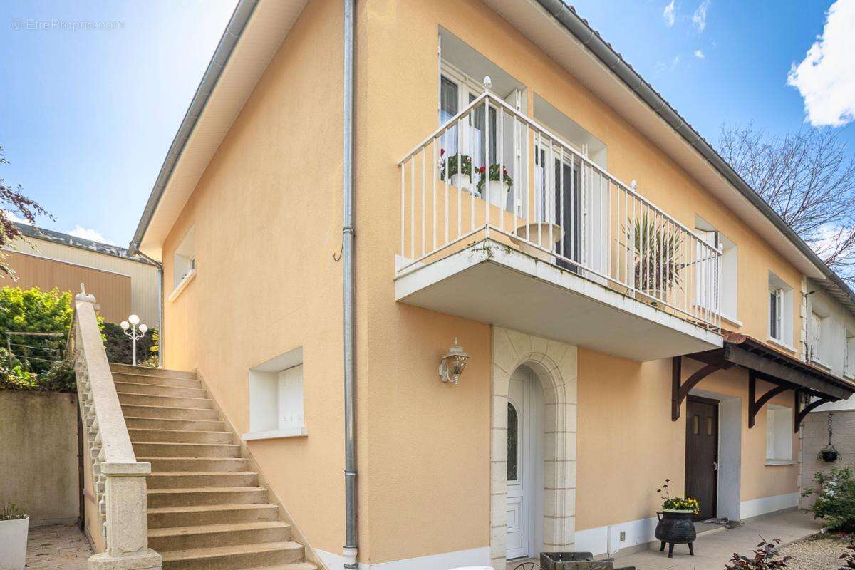 Maison à COULOUNIEIX-CHAMIERS
