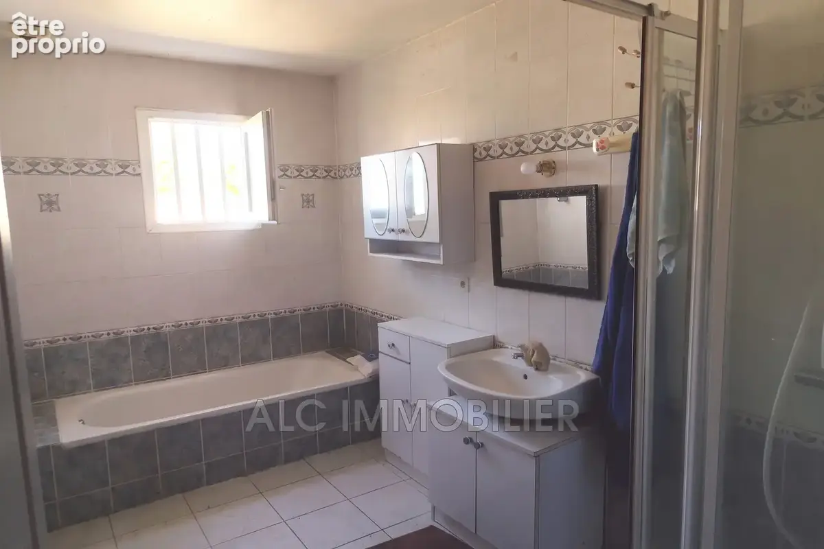 Maison 90 m² à La Ferriere-Bochard  - photo 4