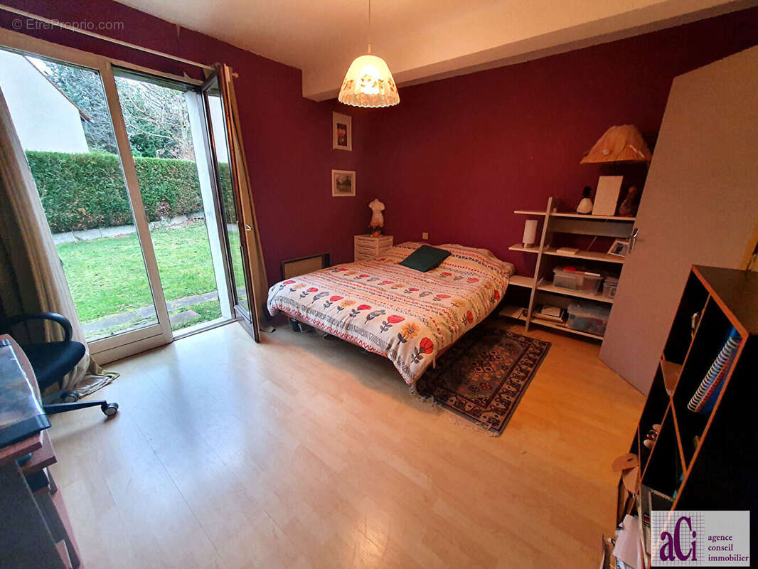 Maison à L'HAY-LES-ROSES