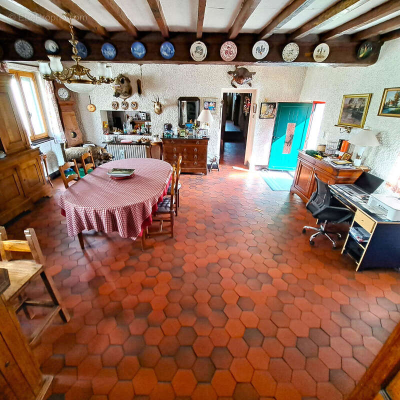 Maison à ORLIENAS