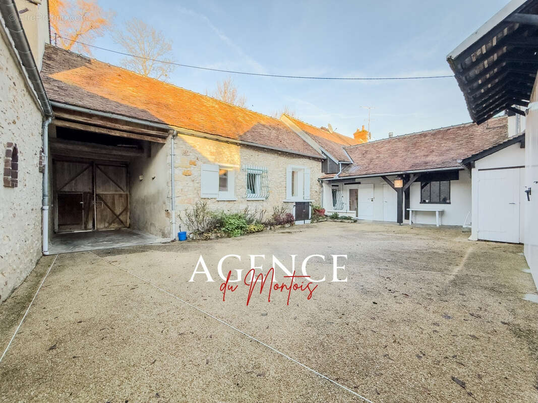 Maison à DONNEMARIE-DONTILLY