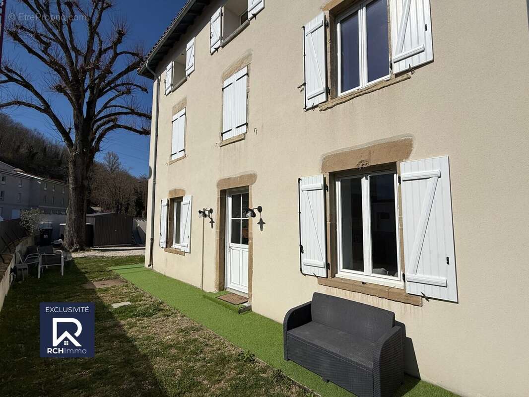 Maison à EYZIN-PINET