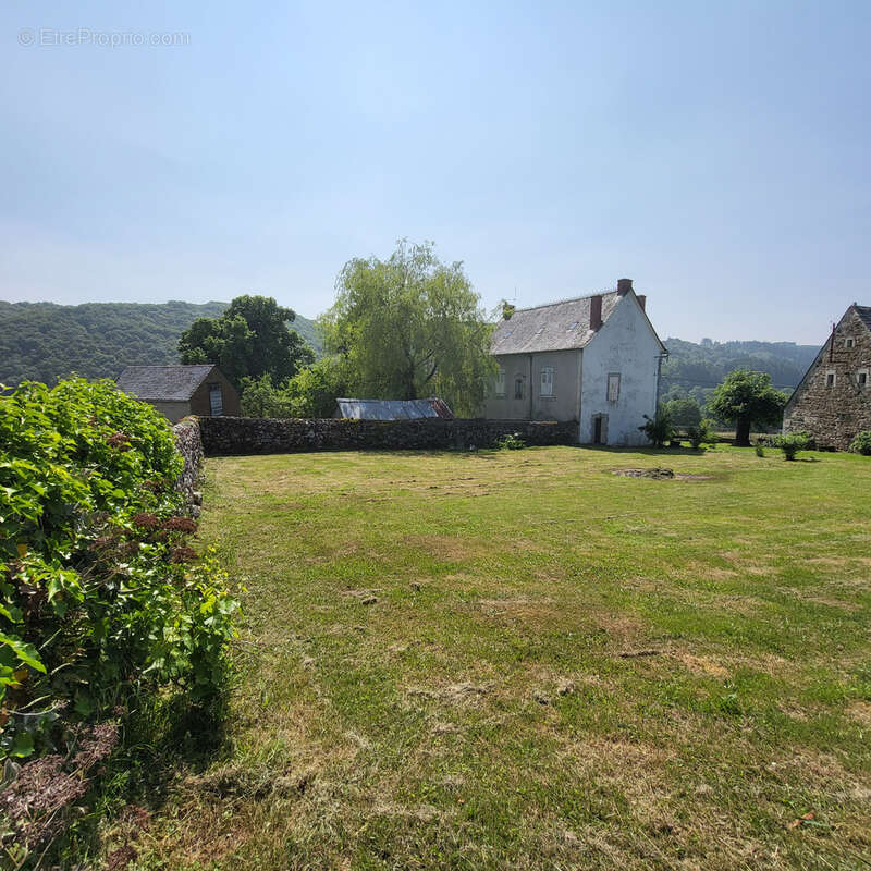 Maison à RIOM-ES-MONTAGNES