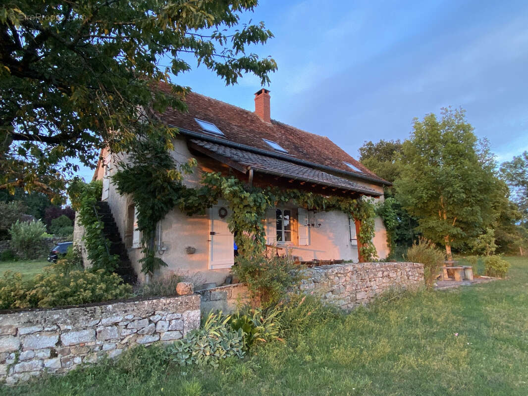 Maison à CHAROLLES
