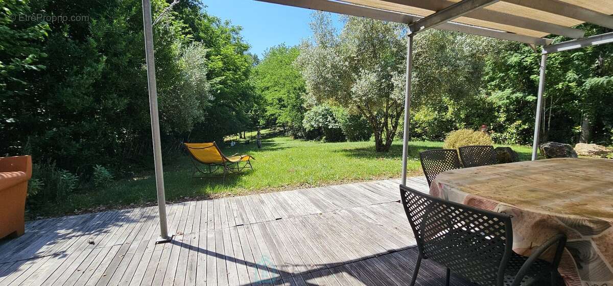 Maison d'architecte de 65m² situé à Vitrac, l'un des villages les plus prisés du Périgord Noir - photo 3