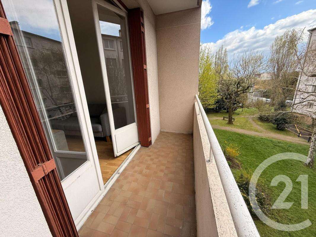 Appartement à FONTENAY-SOUS-BOIS