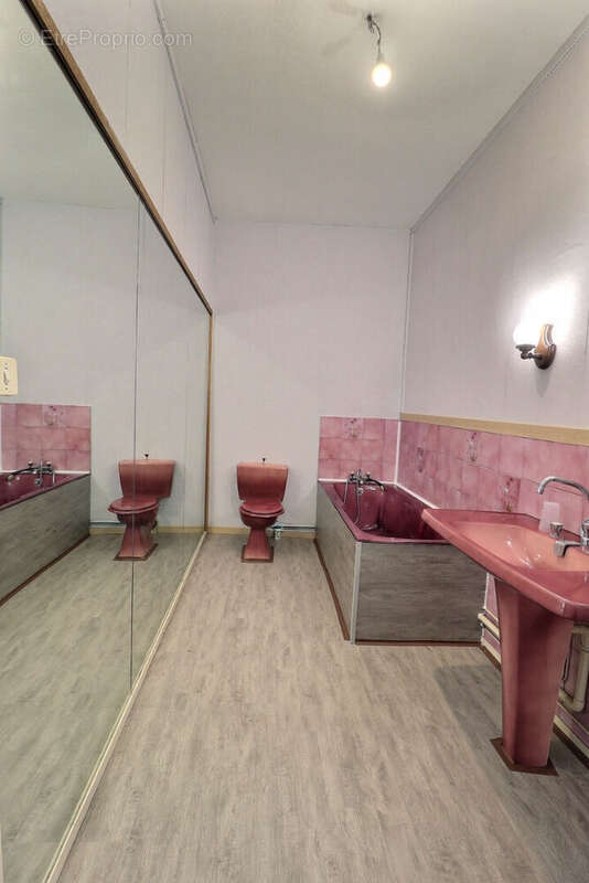 Maison mitoyenne de village avec 5 chambres et plus - photo 14