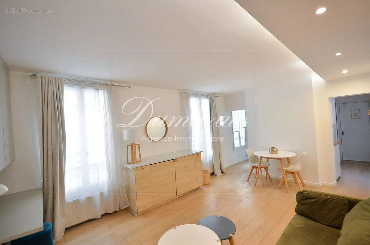 Appartement à PARIS-3E