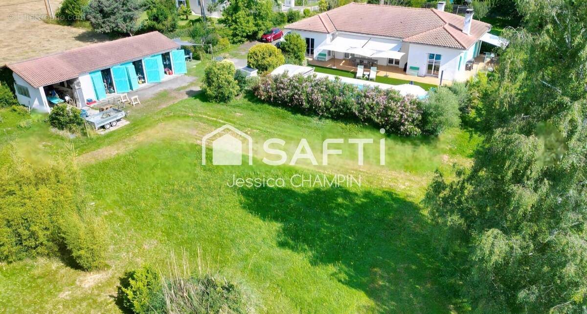 Photo 1 - Maison à ESTANCARBON