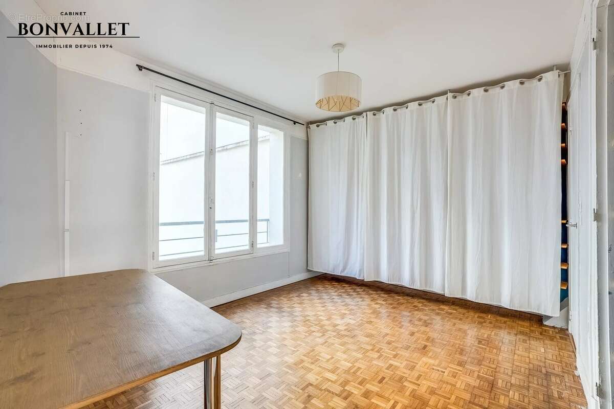 Appartement à PARIS-15E