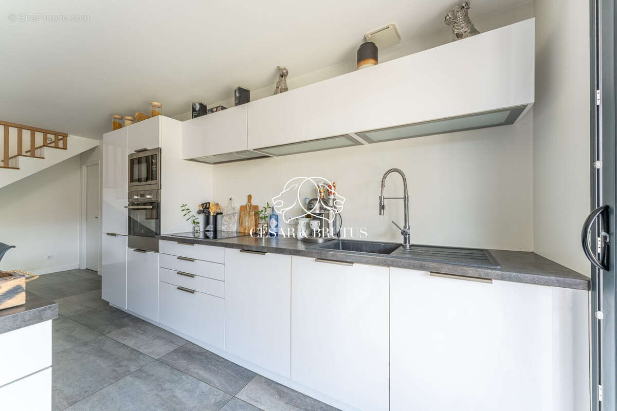Maison 117 m² à Sathonay-Village  - photo 2
