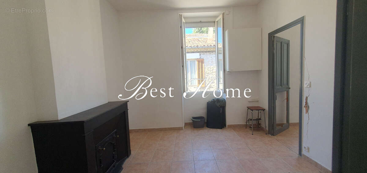 A vendre Immeuble de rapport   Vente Investissement locatif idéal à Nîmes - photo 2
