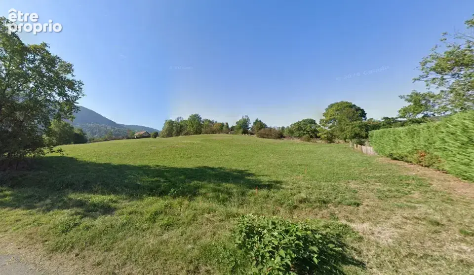 Terrain à SAINT-BUEIL