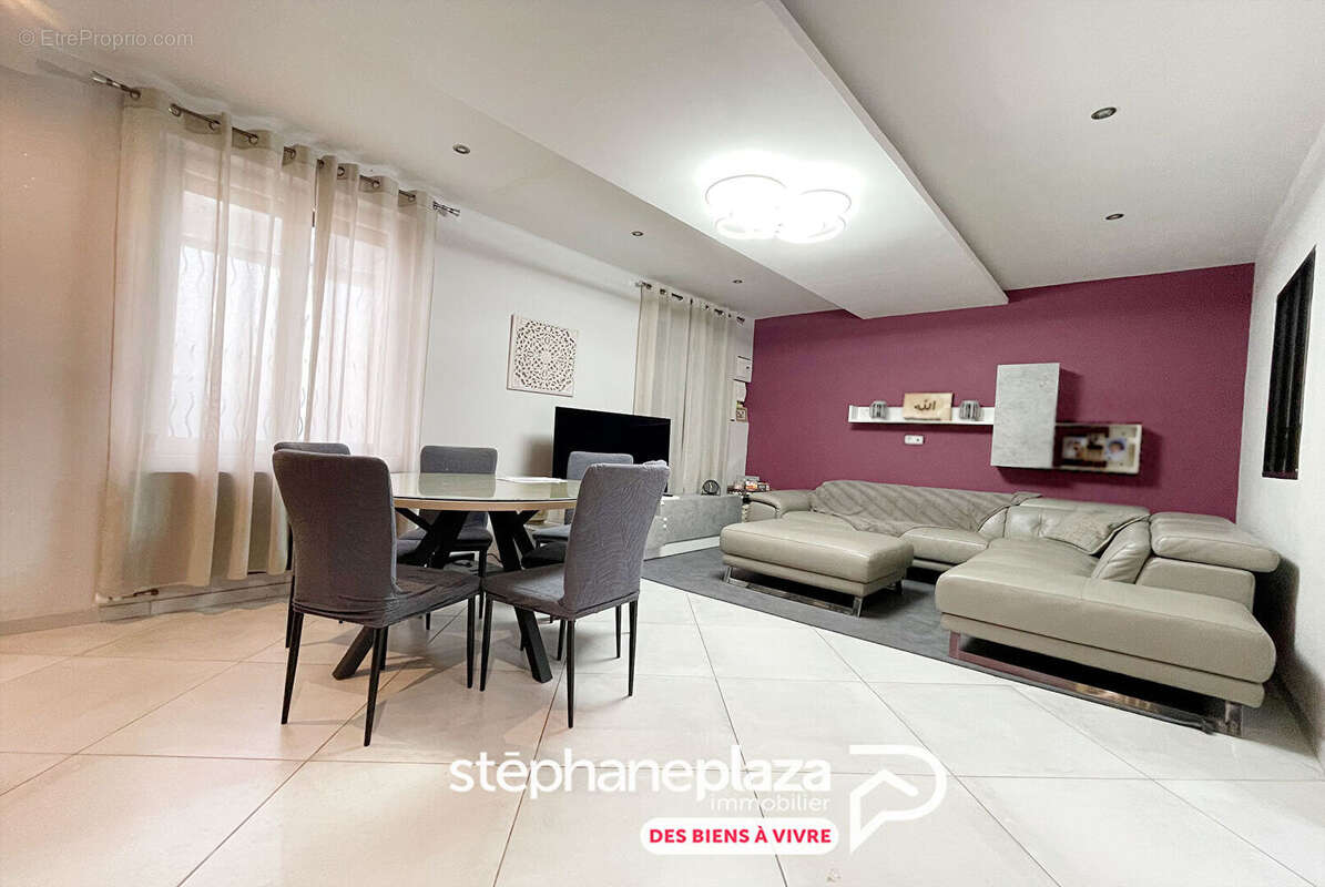 Maison à SAINT-ETIENNE-DU-ROUVRAY