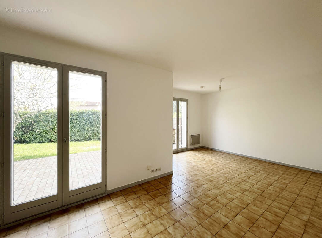 COLOMIERS - Proche des grands axes (rocade, SNCF), des commerces et autre comodité, jolie maison mitoyenne ... - photo 10