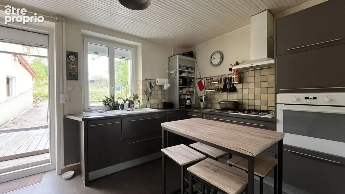 Maison mitoyenne entièrement rénovée ouvrant sur terrain de plain-pied - photo 7
