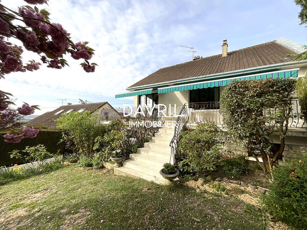 Maison à CHANTELOUP-LES-VIGNES
