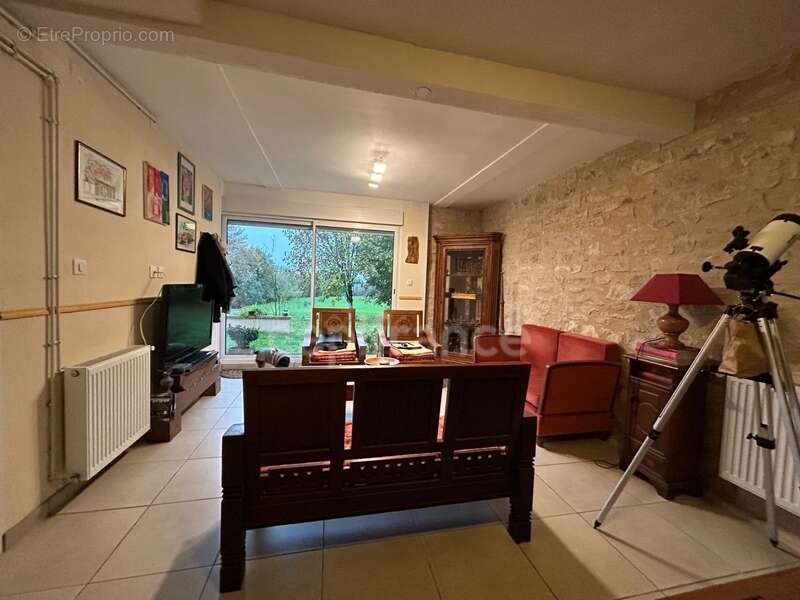Dpt Dordogne (24), à vendre GENIS maison P5 de 113,78 m² - Terrain de 8 228,00 m² - photo 12